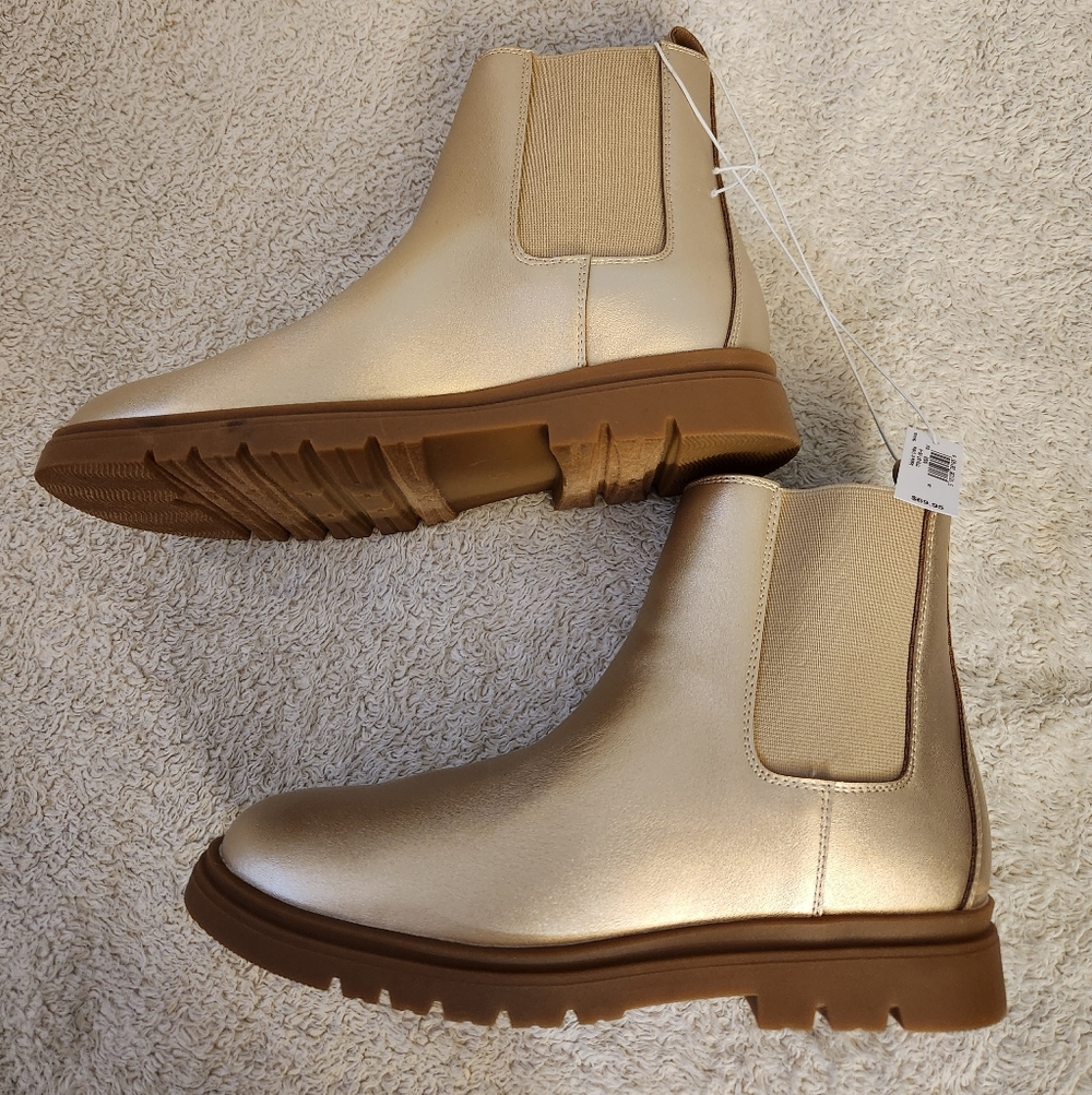 GAP Chelsea Boots